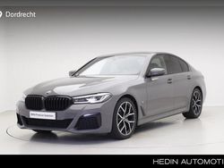 Grijs, metallic lak Gebruikt 2021 BMW 520 M Sport Sedan | € 39.895 (Iets duurder)