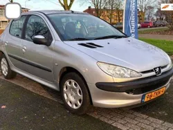 Grijs Gebruikt 2004 Peugeot 206 Hatchback | € 999 (Eerlijke prijs)
