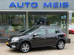 Zwart Gebruikt 2017 Dacia Sandero Lauréate Hatchback | € 7.995 (Eerlijke prijs)