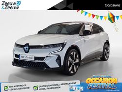 Twotone blanc glacier / noir Gebruikt 2023 Renault Mégane Techno Hatchback | € 23.740 (Eerlijke prijs)