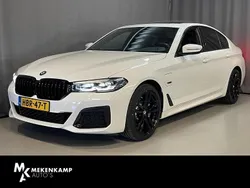 Wit Gebruikt 2022 BMW 530 M Sport Sedan | € 43.450 (Eerlijke prijs)