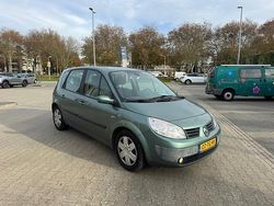 Groen (metallic) Gebruikt 2006 Renault Scénic II Expression MPV | € 2.450 (Eerlijke prijs)