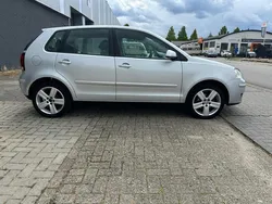 Grijs Gebruikt 2006 VW Polo Sedan | € 3.950 (Goede deal)