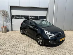 Zwart Gebruikt 2013 Kia Rio Hatchback | € 5.350 (Eerlijke prijs)