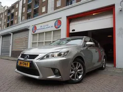 Grijs, metallic lak Gebruikt 2016 Lexus CT200h Executive Line Hatchback | € 14.490