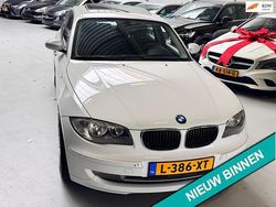 Wit (metallic) Gebruikt 2008 BMW 116 Basis Hatchback | € 3.450 (Eerlijke prijs)