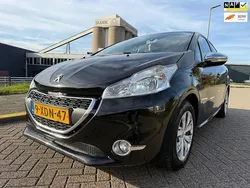 Zwart Gebruikt 2014 Peugeot 208 Style Hatchback | € 3.750 (Goede deal)