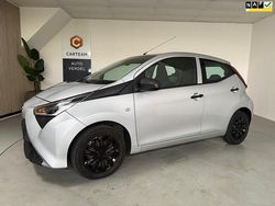 Grijs Gebruikt 2020 Toyota Aygo Play Hatchback | € 9.450 (Eerlijke prijs)