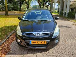 Zwart Gebruikt 2010 Hyundai i20 Edition MPV | € 3.450 (Goede deal)