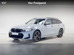 Grijs Gebruikt 2024 BMW 320e M Sport Stationwagen | € 44.895 (Eerlijke prijs)