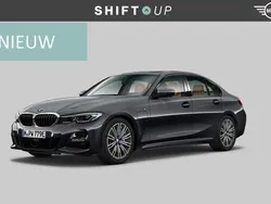 Grijs Gebruikt 2020 BMW 330 M Sport Sedan | € 36.940 (Duur)