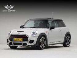Wit, metallic lak Gebruikt 2018 Mini John Cooper Works Chili Hatchback | € 22.950 (Goede deal)