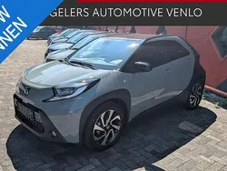 Zwart Gebruikt 2024 Toyota Aygo Team Hatchback | € 21.750 (Eerlijke prijs)