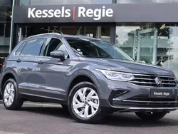 Grijs, metallic lak Gebruikt 2022 VW Tiguan Elegance SUV | € 37.950
