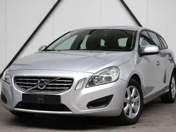 Zilver Gebruikt 2012 Volvo V60 Kinetic Stationwagen | € 12.999 (Duur)