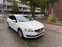 Wit Gebruikt 2014 Volvo V60 Momentum Stationwagen | € 5.200 (Eerlijke prijs)