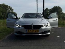 Grijs Gebruikt 2014 BMW 320 Sedan | € 14.000 (Eerlijke prijs)