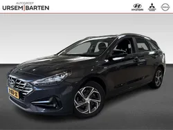 Grijs, metallic lak Gebruikt 2022 Hyundai i30 Comfort Stationwagen | € 18.930 (Eerlijke prijs)