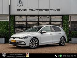 Wit Gebruikt 2022 VW Golf VIII Active Hatchback | € 22.950 (Eerlijke prijs)