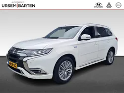 Licht wit parelmoer Gebruikt 2019 Mitsubishi Outlander P-HEV Instyle SUV | € 24.430 (Eerlijke prijs)