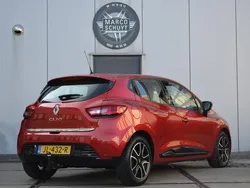 Rood Gebruikt 2016 Renault Clio IV Expression Hatchback | € 8.950 (Eerlijke prijs)