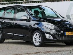 Zwart, metallic lak Gebruikt 2011 Renault Grand Scénic III MPV | € 4.400 (Iets duurder)