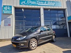 Zwart Gebruikt 2004 Peugeot 206 Hatchback | € 950 (Eerlijke prijs)