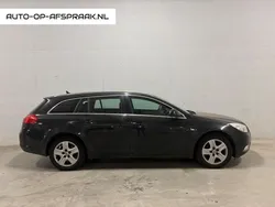 Zwart, metallic lak Gebruikt 2012 Opel Insignia Stationwagen | € 3.988 (Goede deal)