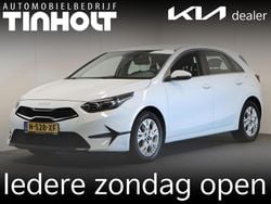 Wit Gebruikt 2022 Kia Ceed Hatchback | € 16.950 (Eerlijke prijs)