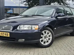 Blauw Gebruikt 2005 Volvo V70 Momentum Stationwagen | € 990 (Goede deal)