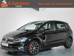 Zwart, metallic lak Gebruikt 2018 VW Golf Sportsvan Highline MPV | € 18.450 (Eerlijke prijs)