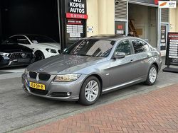 Grijs, metallic lak Gebruikt 2009 BMW 320 Sedan | € 8.250 (Iets duurder)
