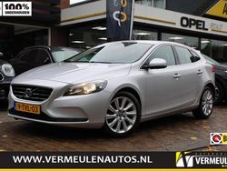Grijs Gebruikt 2014 Volvo V40 Momentum Stationwagen | € 15.950 (Iets duurder)