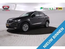 Zwart Gebruikt 2021 VW T-Roc Business SUV | € 22.995 (Eerlijke prijs)