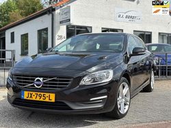 Zwart Gebruikt 2016 Volvo V60 Stationwagen | € 10.950 (Eerlijke prijs)