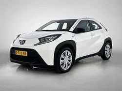 Wit Gebruikt 2024 Toyota Aygo Play Hatchback | € 20.745 (Eerlijke prijs)