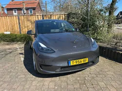 Grijs Gebruikt 2023 Tesla Model Y SUV | € 32.945 (Eerlijke prijs)