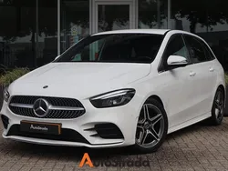 Wit Gebruikt 2022 Mercedes B180 AMG line MPV | € 25.500 (Eerlijke prijs)