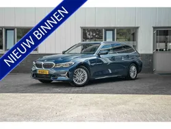 Blauw, metallic lak Gebruikt 2022 BMW 320 Sport Line Stationwagen | € 26.950 (Super prijs)