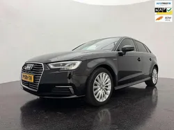 Zwart Gebruikt 2018 Audi A3 Sportback e-tron Sport Sedan | € 19.995 (Iets duurder)