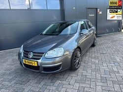 Grijs Gebruikt 2008 VW Jetta Comfortline Sedan | € 3.750 (Goede deal)