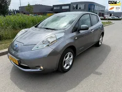 Grijs, metallic lak Gebruikt 2014 Nissan Leaf Acenta Hatchback | € 5.900 (Eerlijke prijs)