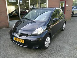 Zwart Gebruikt 2011 Toyota Aygo Comfort Hatchback | € 3.950 (Iets duurder)