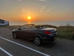 Grijs Gebruikt 2006 Opel Astra Cabriolet Cosmo Cabriolet | € 6.000 (Eerlijke prijs)