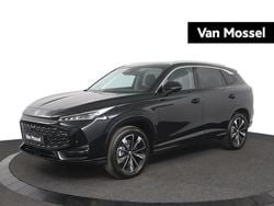 Rood Nieuw 2025 MG HS Luxury SUV | € 40.462