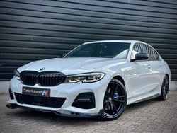 Wit / alpinweiss iii (300) Gebruikt 2020 BMW 330 M Performance Sedan | € 35.950 (Duur)