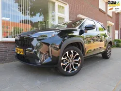 Zwart Gebruikt 2023 Toyota Yaris Cross SUV | € 25.950 (Goede deal)