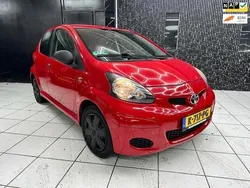 Rood Gebruikt 2009 Toyota Aygo Hatchback | € 1.350 (Super prijs)