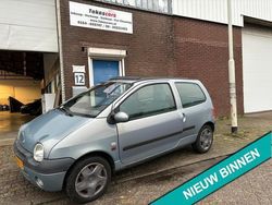 Blauw Gebruikt 2004 Renault Twingo Expression Hatchback | € 949 (Goede deal)