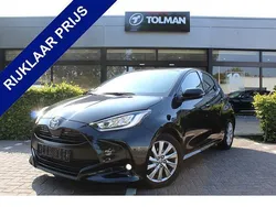 Zwart, metallic lak Gebruikt 2022 Toyota Yaris Hatchback | € 22.450 (Eerlijke prijs)